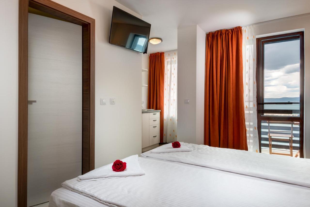 Panorama Blue Family Hotel And Free Parking Misivri Dış mekan fotoğraf